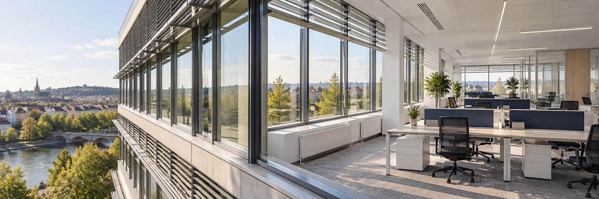 Bureaux lumineux avec chauffage, ventilation et protections solaires